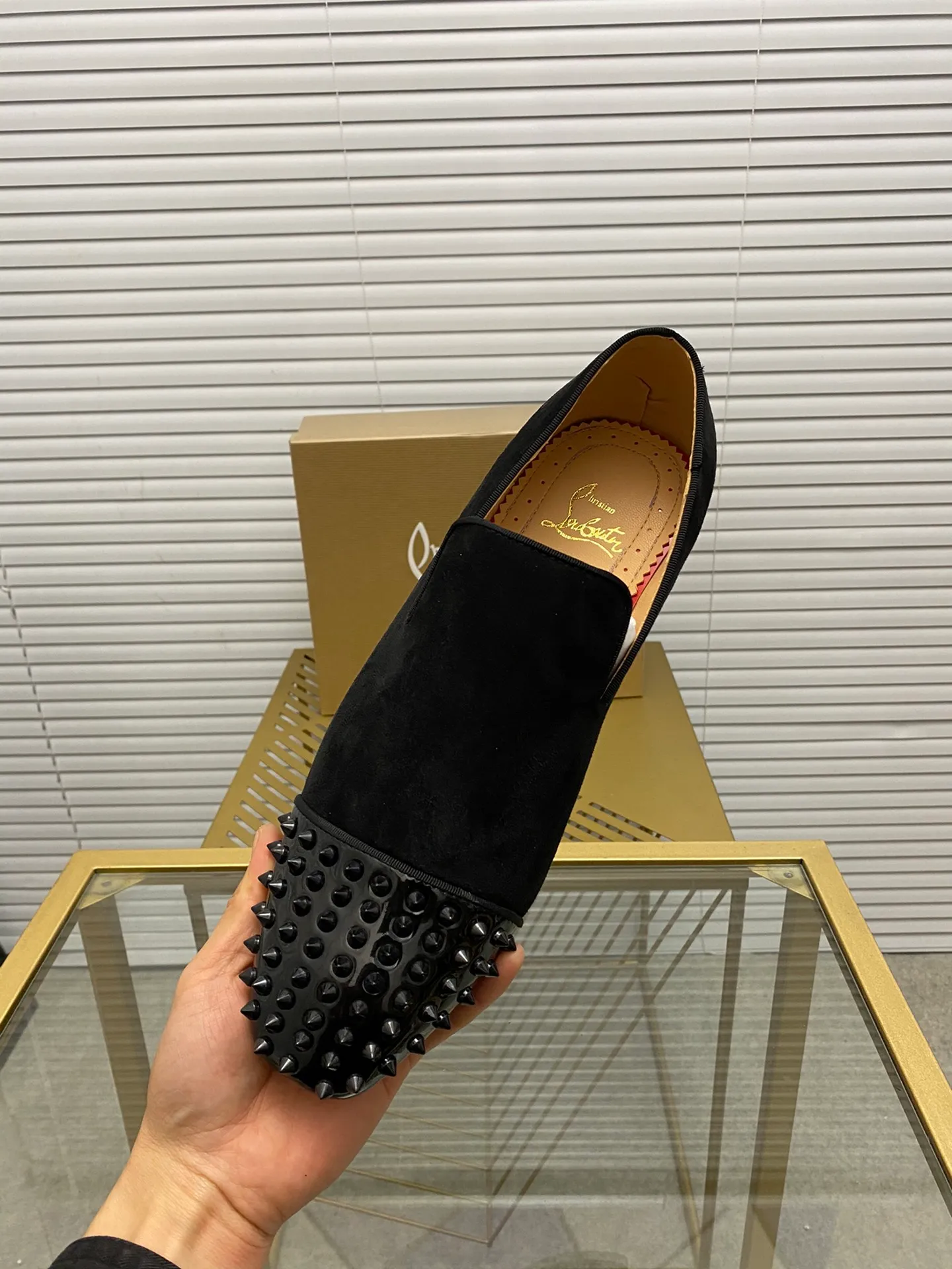 Made to order. Ex-factory price 500. christian louboutin (CL red-soled shoes) counter series, casual leather shoes 📢 📢 📢 Exclusive hot style release 🎈🎈💪 Movable latex feet 👻 Finished outsole sewing line [Deyi] 😝 #男38#-48, global supply 😝 [Top version]: Original imported genuine leather upper, top original leather lining, original molded TPU outsole, original 1:1 detail processing, original shoe last,
